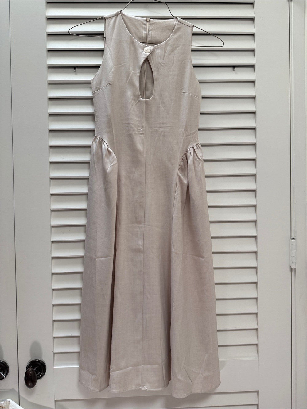 Commense Cream Sleeveless Midi Dress with Keyhole size small - Picture 2 of 3